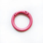 Mosquetón circular fucsia