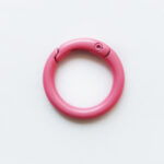 Mosquetón circular fucsia