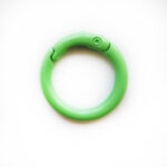 Mosquetón circular verde claro
